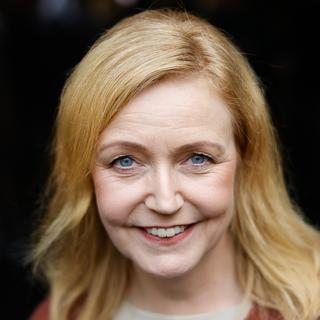 Elisabeth Thand Ringqvist säger att hon inte har bestämt sig än. Men efter att flera favoritkandidater tackat nej pekar allt mer på att den före detta symfonioorkestermusikern tar över partiledarrollen för C.