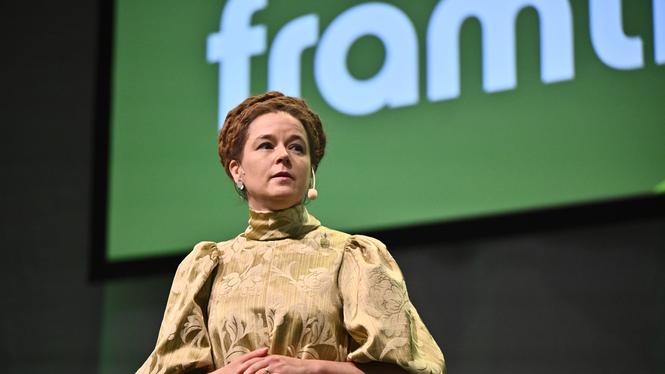 Språkröret Amanda Lind inledningstalar på Miljöpartiets kongress i Västerås.