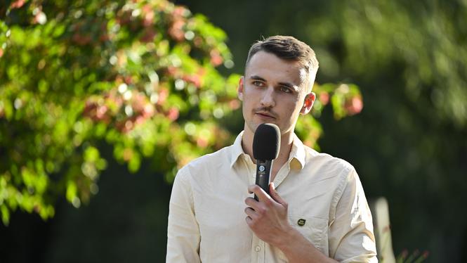 Grön Ungdoms språkrör Anton Bylin (MP). 