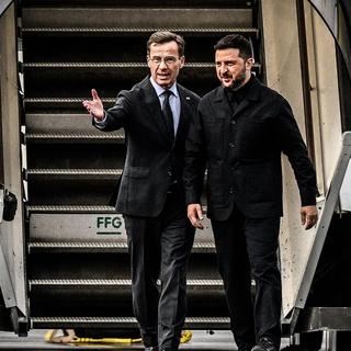 Statsminister Ulf Kristersson (M) tar emot Ukrainas president Volodymyr Zelenskyj för ett möte i Linköping på onsdagen.