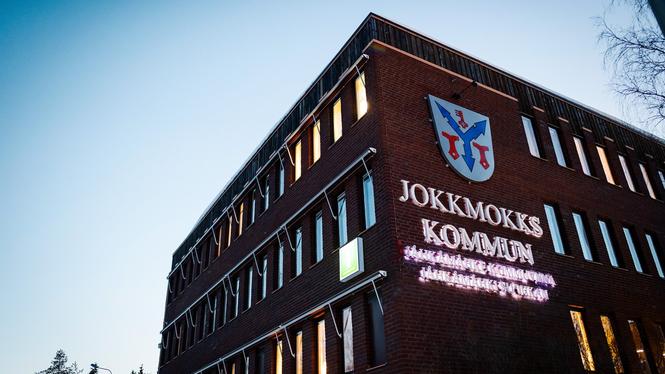 Jokkmokk ville inte bistå regeringen i arbetet med att öka den frivilliga återvandringen. Det fick topplocket att gå på SD:s riksdagsledamot.