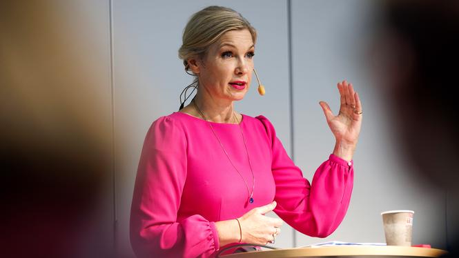 På plats på föreningen Rättssäkerts första transkonferens var Anna-Karin Wyndhamn, docent i pedagogik. Hon tycker inte att Skolverket ska samarbeta med RFSL och andra ”hbtq-lobbyister” när den tar fram vägledning till lärare om könsidentitet.