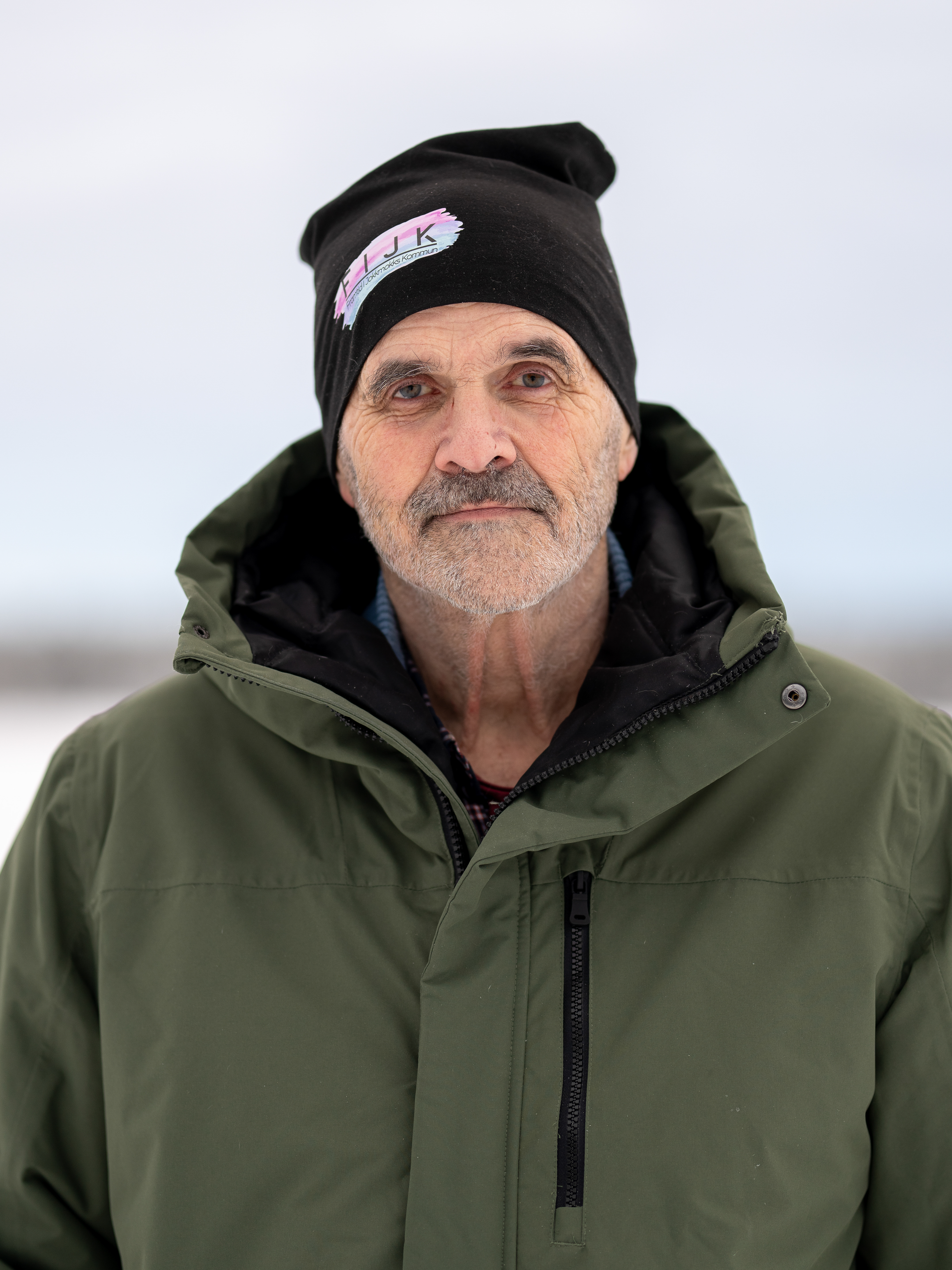 Istället för ett återvandringsbidrag tycker Roland Boman (Fjk), kommunalråd i Jokkmokk, att regeringen borde lägga pengarna på ett flyttbidrag till Jokkmokk eller andra glesbyggdskommuner i Norrbotten, som skriker efter arbetskraft.
