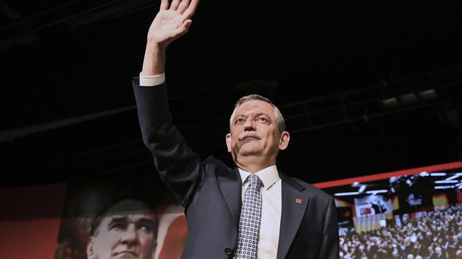 Åtalet hade kunnat leda till att Özgür Özel förlorar posten som partiordförande och att CHP kollapsar som oppositionsparti – vilket hade passat president Erdogan, menar Joakim Medin.
