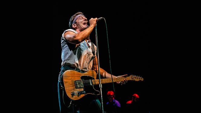 Bruce Springsteen spelar för hemmapubliken i New Jersey 1984.