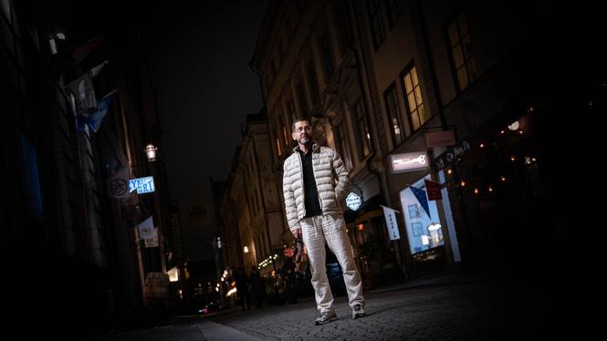 ”Jag promenerade och njöt av vädret och folkmyllret. Det är vad jag minns”, säger Mohammad Al Uaudt Allah om natten som förändrade hans liv.