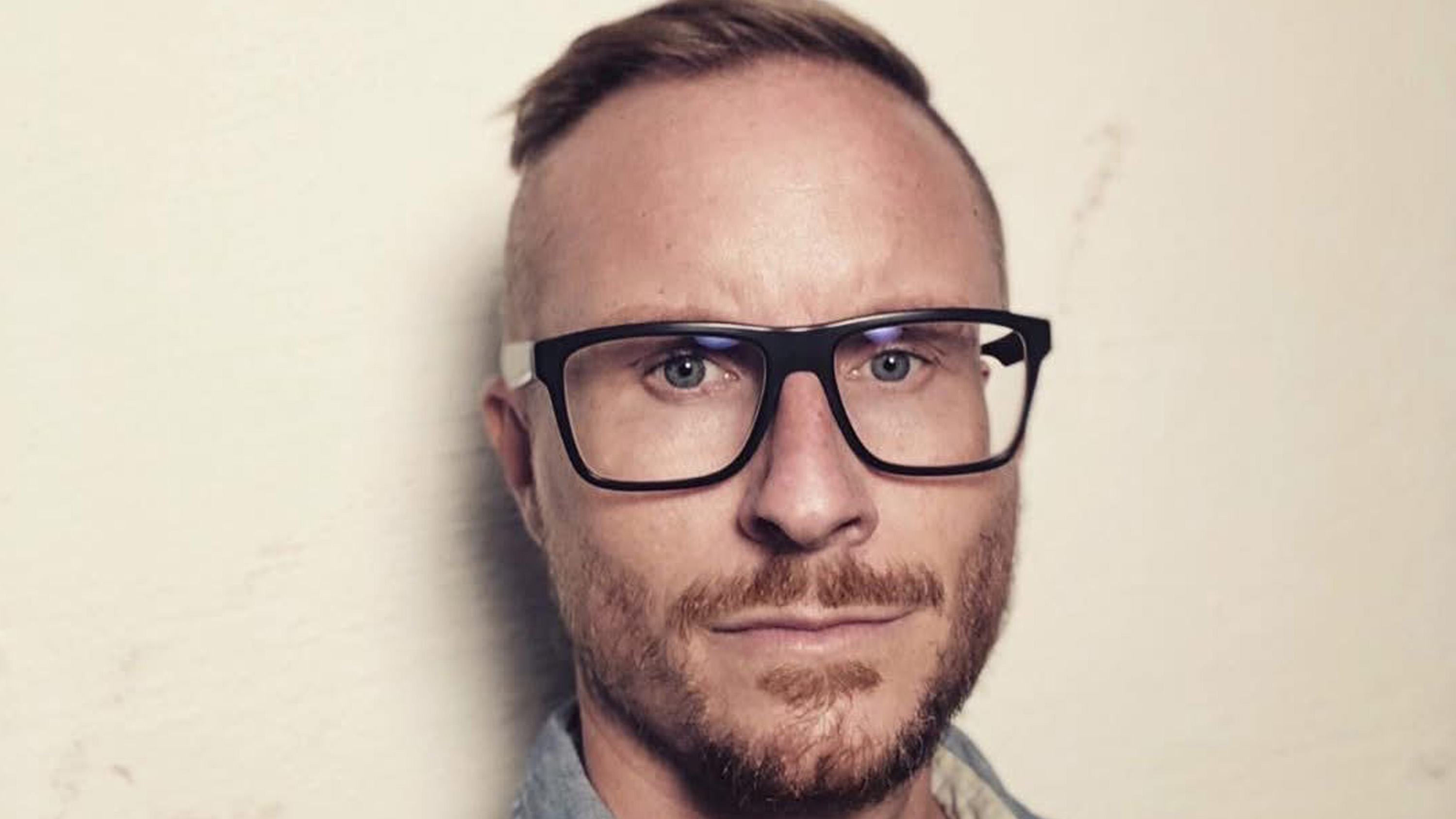 ”Homosexualitet anses vara en synd i Jehovas vittnen”, säger Pontus Rotter, som hoppade av rörelsen som 23-åring.