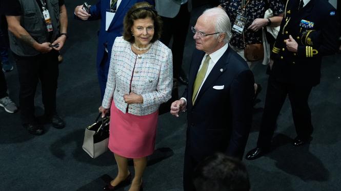 Kung Carl XVI Gustad och Drottningen Silvia på högnivåmötet på COP30 i Belém, Brasilien under torsdagen. 
