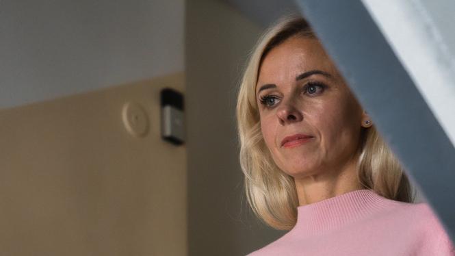 I fyra år utsattes Inese för psykisk misshandel av sin dåvarande man. Nu kämpar hon för andra kvinnors rättigheter.