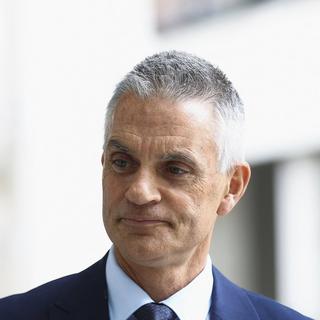 BBC:s vd Tim Davie har avgått efter stark kritik och påstådd partiskhet. "Det gjordes vissa misstag och som ansvarig chef har jag det yttersta ansvaret”, skrev han i ett uttalande på BBC:s hemsida.