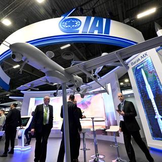 I framtiden, skriver Antony Loewenstein i sin bok, kommer regeringar inte att försöka stoppa katastrofer. Istället kommer de att ägna sig åt att skapa samma sorts getton som i Israel.