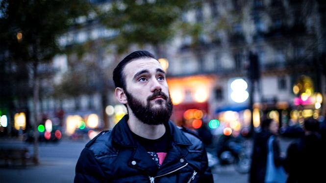 Martin Grandadam gick till Place de la Republique dagen efter dådet och kände sig sorgsen och uppgiven: "Den här gången är det krig".