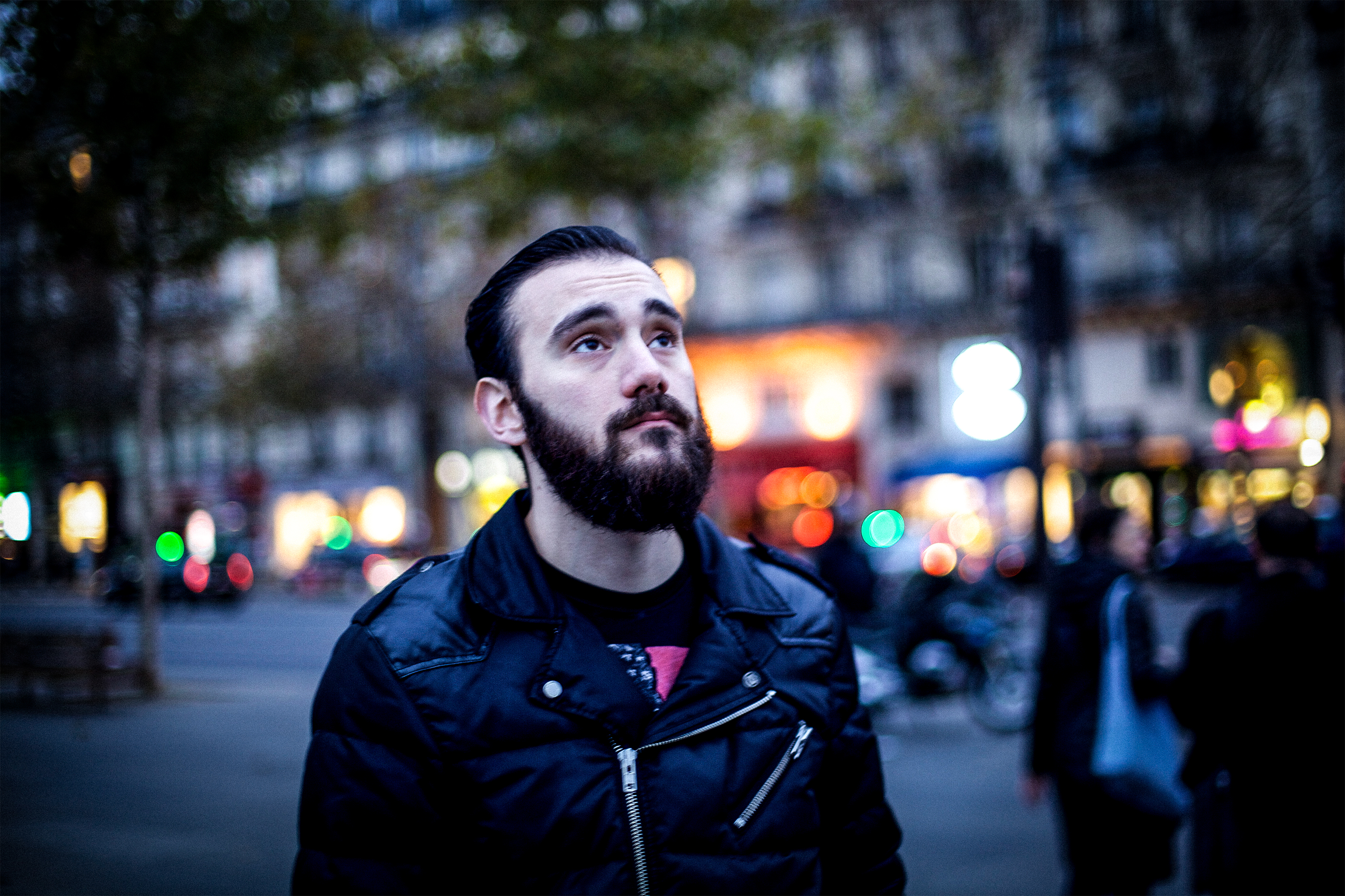 Martin Grandadam gick till Place de la Republique dagen efter dådet och kände sig sorgsen och uppgiven: "Den här gången är det krig".