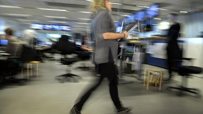 Kvinnor och unga stressar mest på jobbet, enligt en ny undersökning.