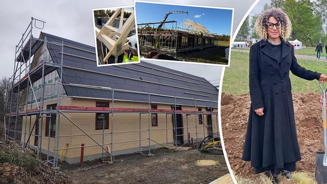 I våras tog ETC Byggs grundare Johan Jenny Ehrenberg det första symboliska spadtaget. Att bygga upp första parhuset har därefter gått fort. Nu tas ett steg i taget för att bygga klart huset, med träfasad och integrerat solcellstak.