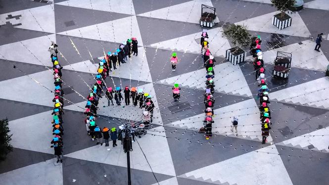 Efter klockan 16.11 jobbar kvinnor gratis, varje dag.
