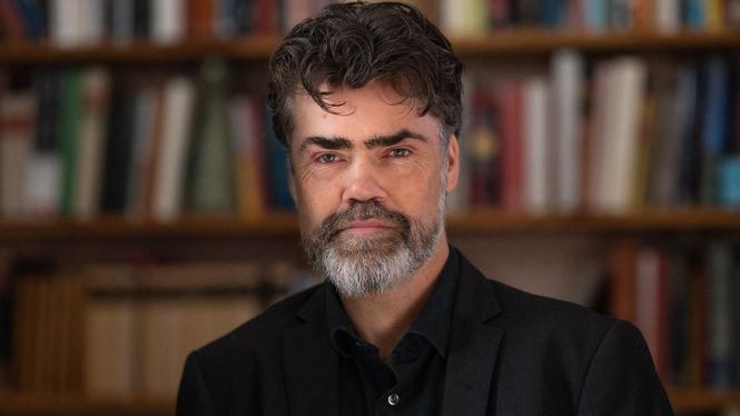 Advokaten Tomas Fridh säger att han både är förvånad och upprörd över att David Alcer nu hotas av utvisning.