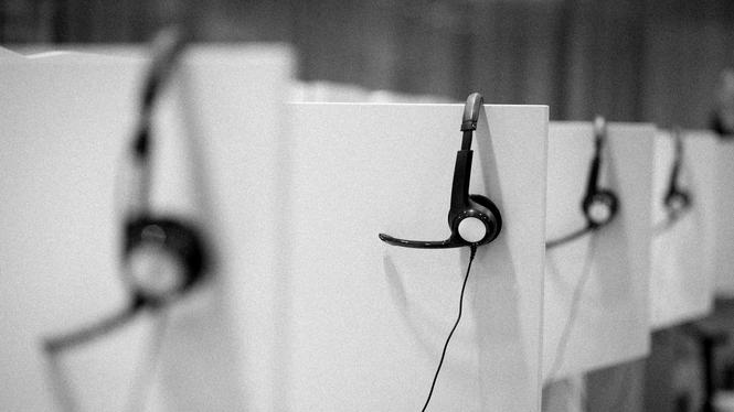 Vi bör kort sagt ställa frågan: varför behöver vi ”skapa” jobb när det finns så många väldigt värdefulla som inte utförs? skriver Kerstin Eldh.