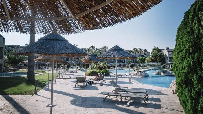 Efter att ha störtdykt under pandemin ökar nu intresset för solresor, inte minst under jul och nyår. Men en enda flygresa per år kan förbruka hela den koldioxidbudget vi måste hålla oss till för att undvika klimatkrisens värsta konsekvenser.