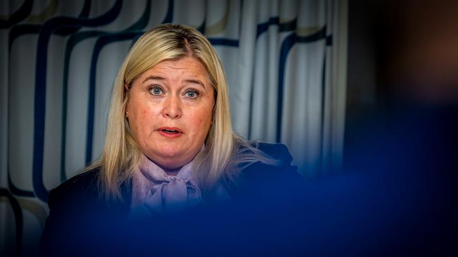 Teresa Zetterblad fick sparken från jobbet som kommundirektör i Håbo. Några veckor senare fick hon tjänsten som nationell samordnare för frivill återvandring.