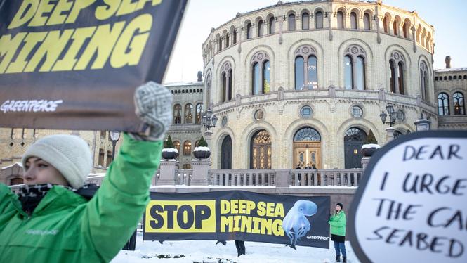 Den 3 december kom beskedet norsk miljörörelse väntat på: gruvdrift till havs stoppas under hela innevarande mandatperiod.