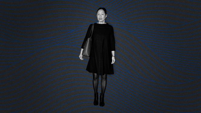 ”Det går knappast att misslyckas med sådana förutsättningar. Det är som att åka på fisketur i ett akvarium” skriver Henrik Jalalian som nyligen satt i samma nyhetspanel som Tove Lifvendahl, politisk redaktör på Svenska Dagbladet.