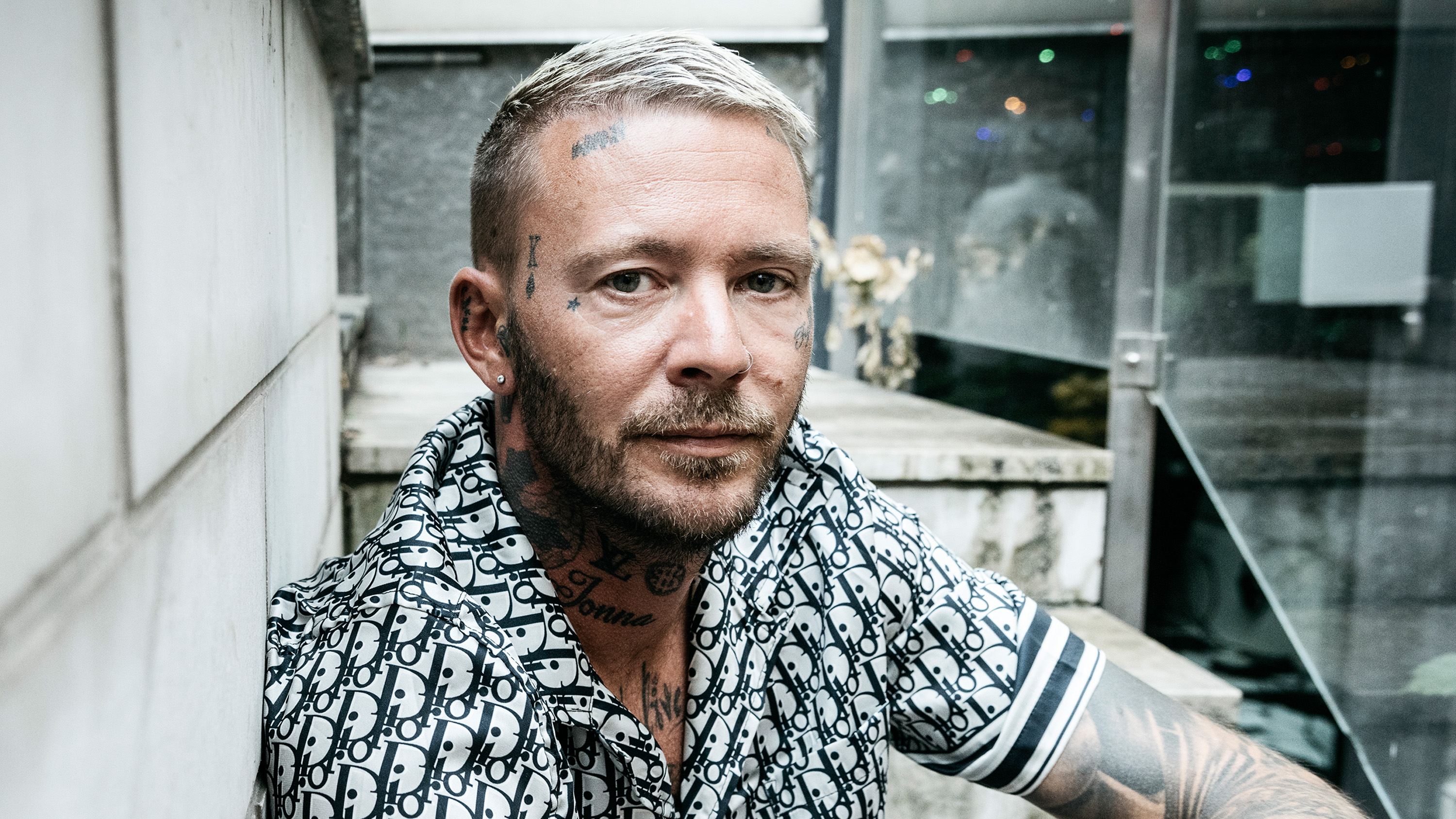 Debattören och författaren Atefeh Sebdani har själv varit med om saker i barndomen som inte är nedskrivna i hennes journaler. Nu ger hon sitt perspektiv på dramat kring influencern och youtubern Joakim Lundell.