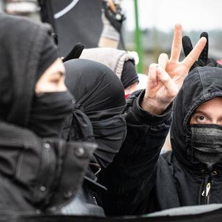 Vänsternätverket Kämpa Sthlm har manat till motdemonstration under lördagen.