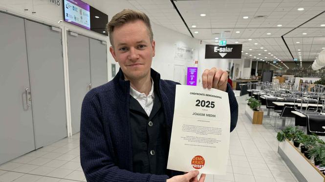 ”Han väljer de svåra frågorna och tar inga genvägar.” Det är en del av motiveringen till att Joakim Medin får årets Demokratipris.