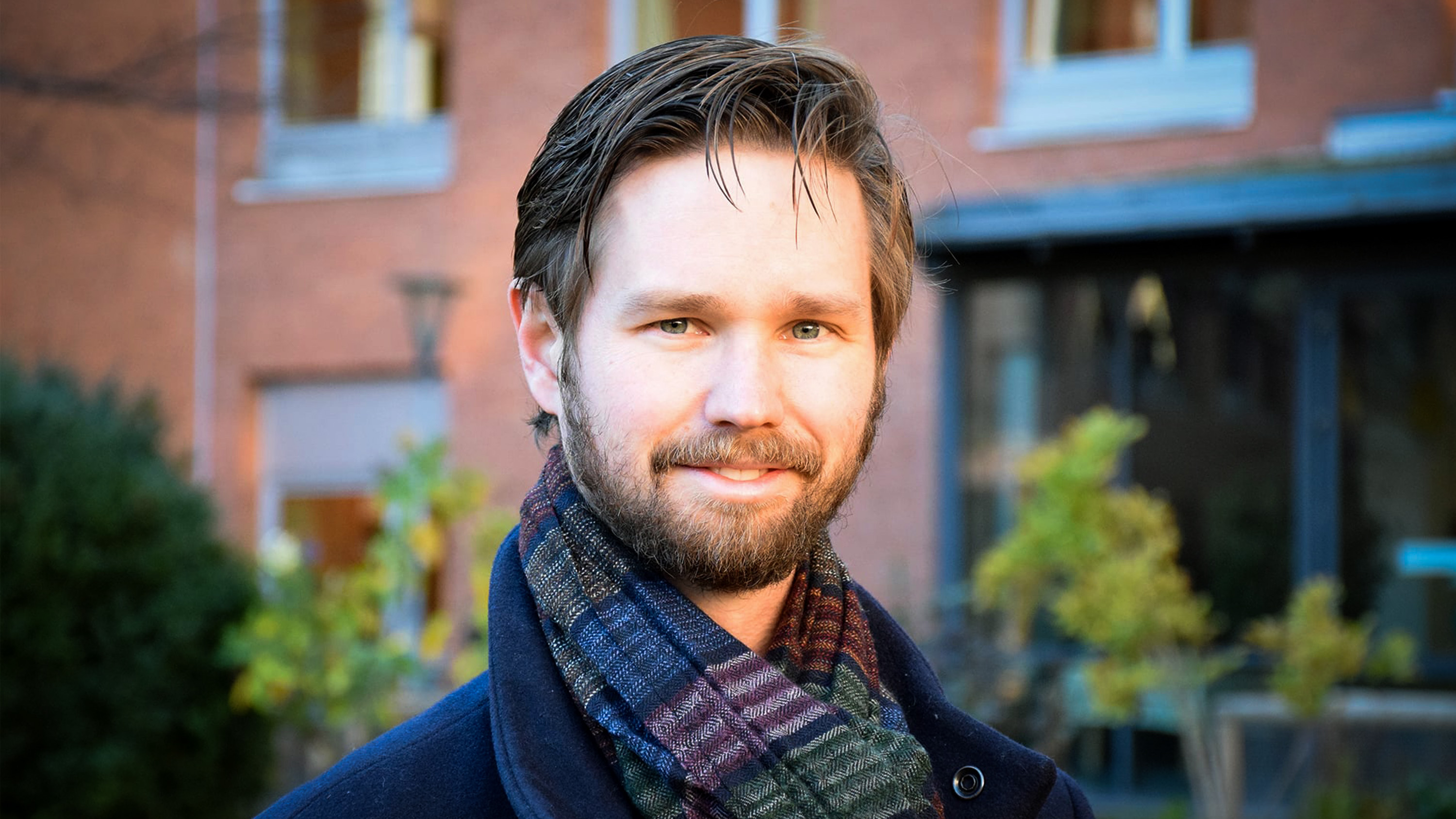 Kriser, hot och risker hanterar vi bäst tillsammans, menar Rasmus Ling, tidigare riksdagsledamot (MP).