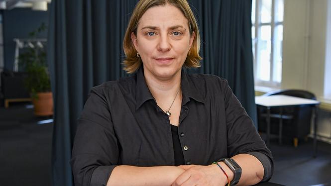 Anna Troberg, förbundsordförande för DIK, kritiserar regeringen.