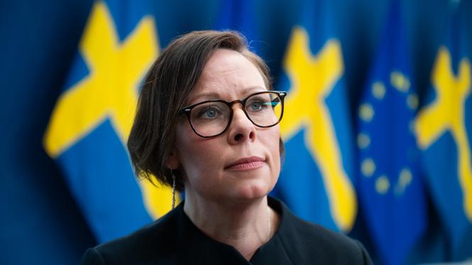 Utrikesminister Maria Malmer Stenergard (M) håller en pressbriefing om utrikesdepartementets konsulära arbete tillsammmans med departementsrådet Svante Liljegren, chef för UD:s enhet för konsulära och civilrättsliga ärenden.