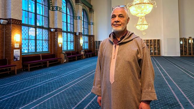 ”Vi tar det här på största allvar”, säger Mahmoud Khalfi, imam vid Stockholms moské.