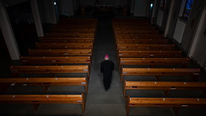 Jungfru Maria kaldeisk-katolska kyrka i Södertälje möter flera papperslösa. För några månader sedan tvångsutvisades fyra församlingsmedlemmar till Irak.