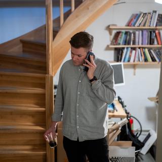 ”Det här går ut över mitt privatliv och mitt arbete och jag har blivit väldigt mentalt trött nu inför att det här datumet närmat sig”, säger Joakim Medin. Dagen före rättegången ringer telefonen i ett.