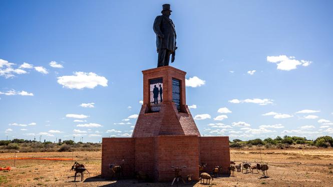 Statyn av Paul Kruger har nyligen placerats i staden efter att ha fraktats genom Sydafrika som del av ett kringresande kulturprojekt.
