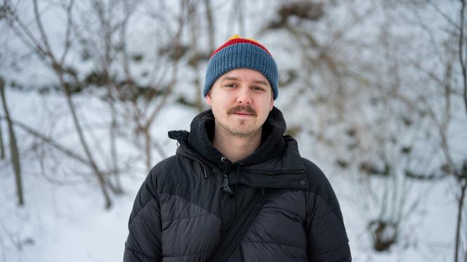 Lärarstudenten Oliver Unander-Scharin tycker att man borde kunna göra avdrag på studielånets ränta, som med andra lån.
