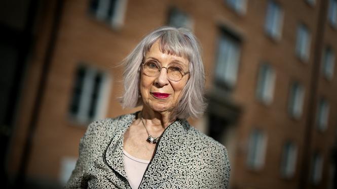 Suzanne Osten-priset ska ges till den som för vidare hennes konsekventa barnperspektiv. 