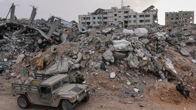 Rafah i december. Hundratals palestinier har dödats sedan vapenvilan trädde i kraft och hus jämnas för marken.