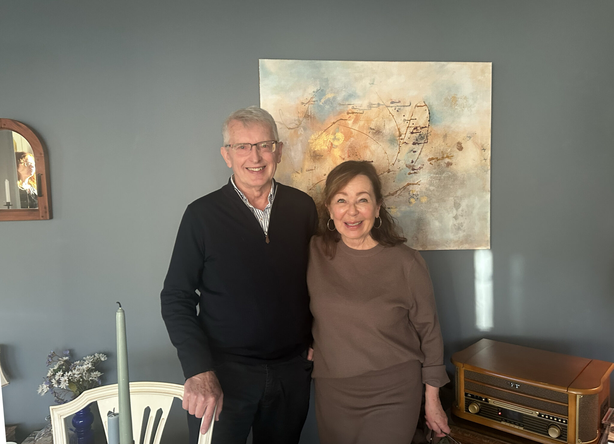 Ulf och Rita Helsing om varför de valt ETC El: ”Att en del av räkningen finansierar ytterligare solpaneler känns helt rätt.”