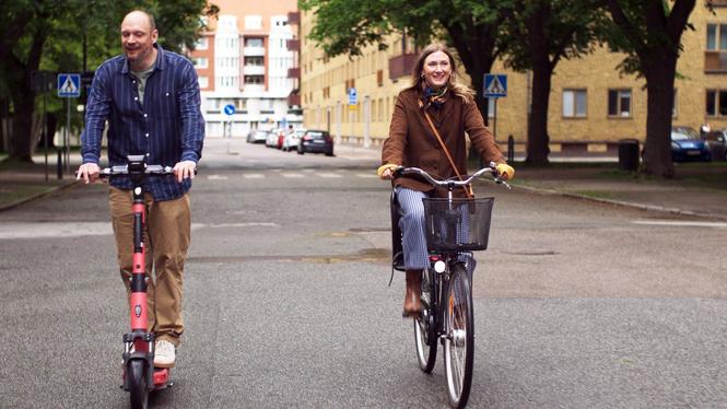 SVT-serien ”Populära problem” är en av veckans bästa kulturupplevelser enligt Dagens ETC.