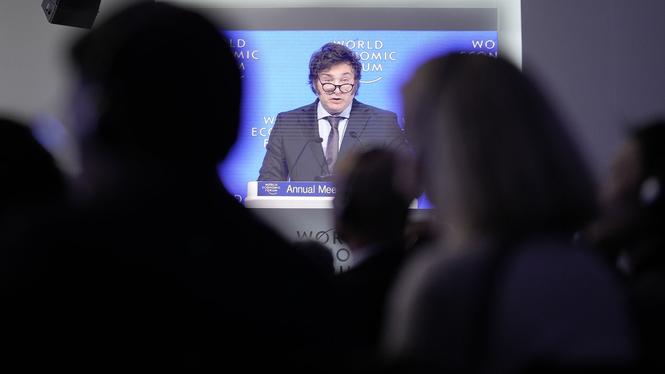 Sverige ser ut att tacka nej till Donald Trumps fredsråd, men Argentinas president Javier Milei har redan skrivit på. Här vid en tidigare upplaga av Världsekonomiskt forum i Davos.