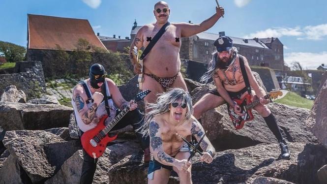 Analrevolt kommer uppträda på Dunnder i sommar. 