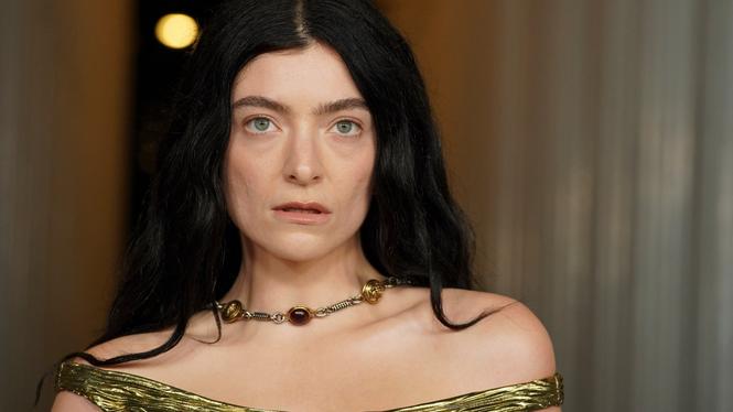 Lorde sänker 1,8 miljoner kronor till de som arbetar mot ICE i Minnesota. 