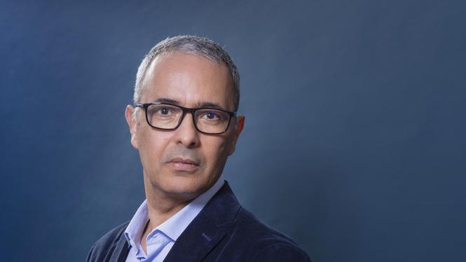 Kamel Daouds kritikerrosade roman ”Ärret” är aktuell på svenska.