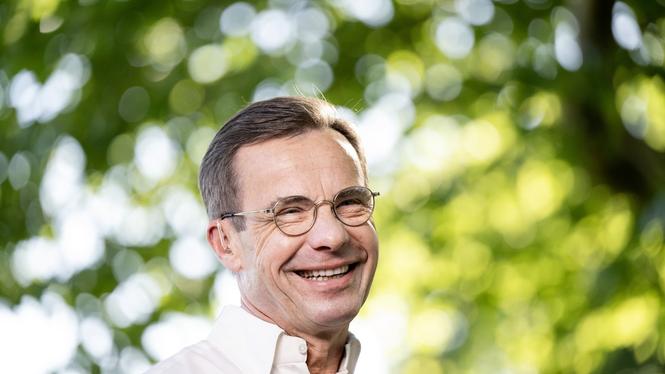 Statsminister Ulf Kristersson (M) vill kalla in riksdagen över sommarledigheten.