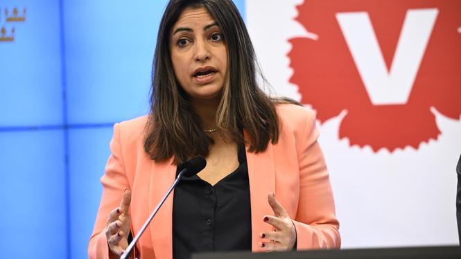 Vänsterpartiets partiledare Nooshi Dadgostar. Arkivbild. 