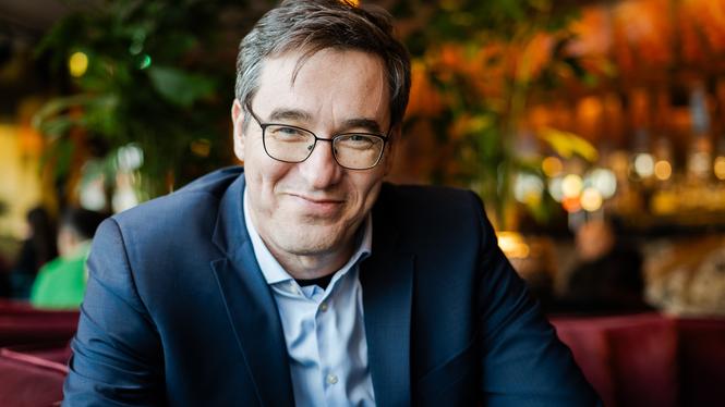 ”Jag uppskattade verkligen den uppsluppna stämningen”, säger Gergely Karácsony om QX-galan, då han fick motta ”Årets hederspris”.  