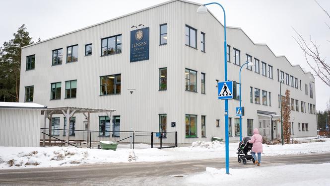 Friskolejätten Jensen saknar tillstånd för skolverksamheten på Landbovägen i Bro.