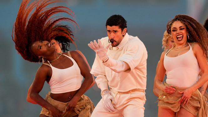 Bad Bunny uppträdde på Super Bowl i natt, svensk tid.